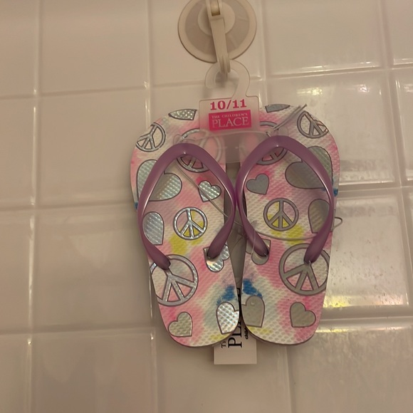 The Children Place peace sign flip flops, size 10/11, color purple - Picture 10 of 15